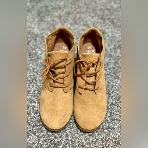 Tom Brown suede booties with laces size 7 women